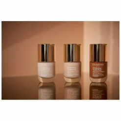 Clarins Everlasting Youth Fluid Illuminating and Firming Foundation SPF15