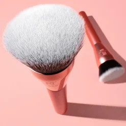 Real Techniques Glow Round Base Brush