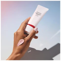 Shiseido Revitalessence Skin Glow Primer SPF25
